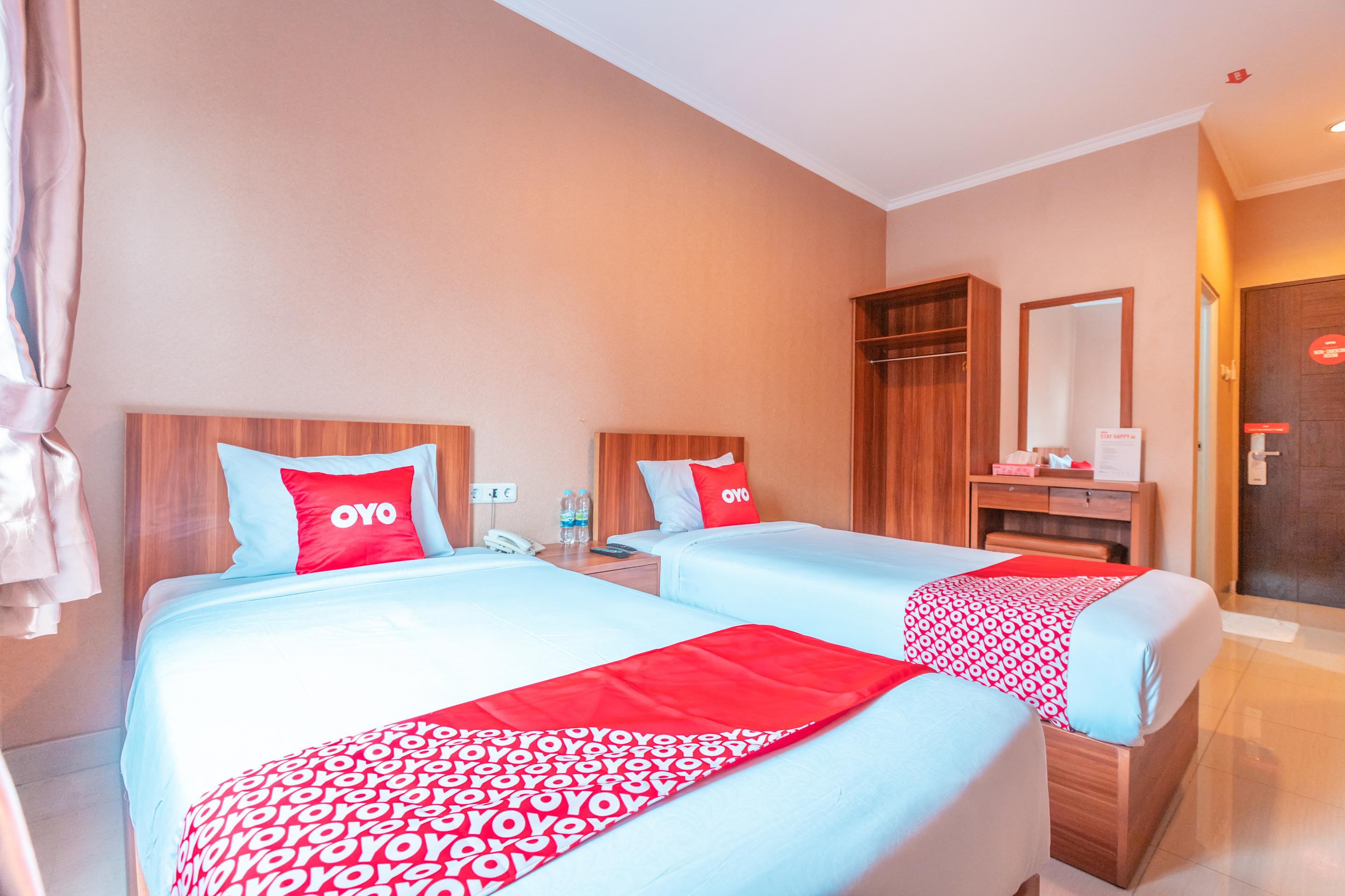 Vaccinated Staff - Oyo Flagship 2131 Hotel Binong Тангеранг Экстерьер фото
