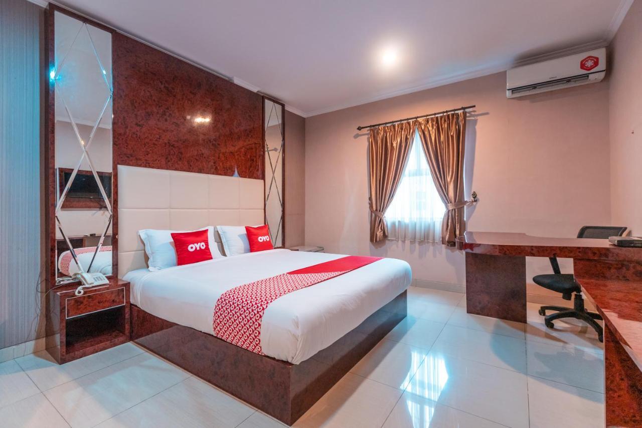 Vaccinated Staff - Oyo Flagship 2131 Hotel Binong Тангеранг Экстерьер фото